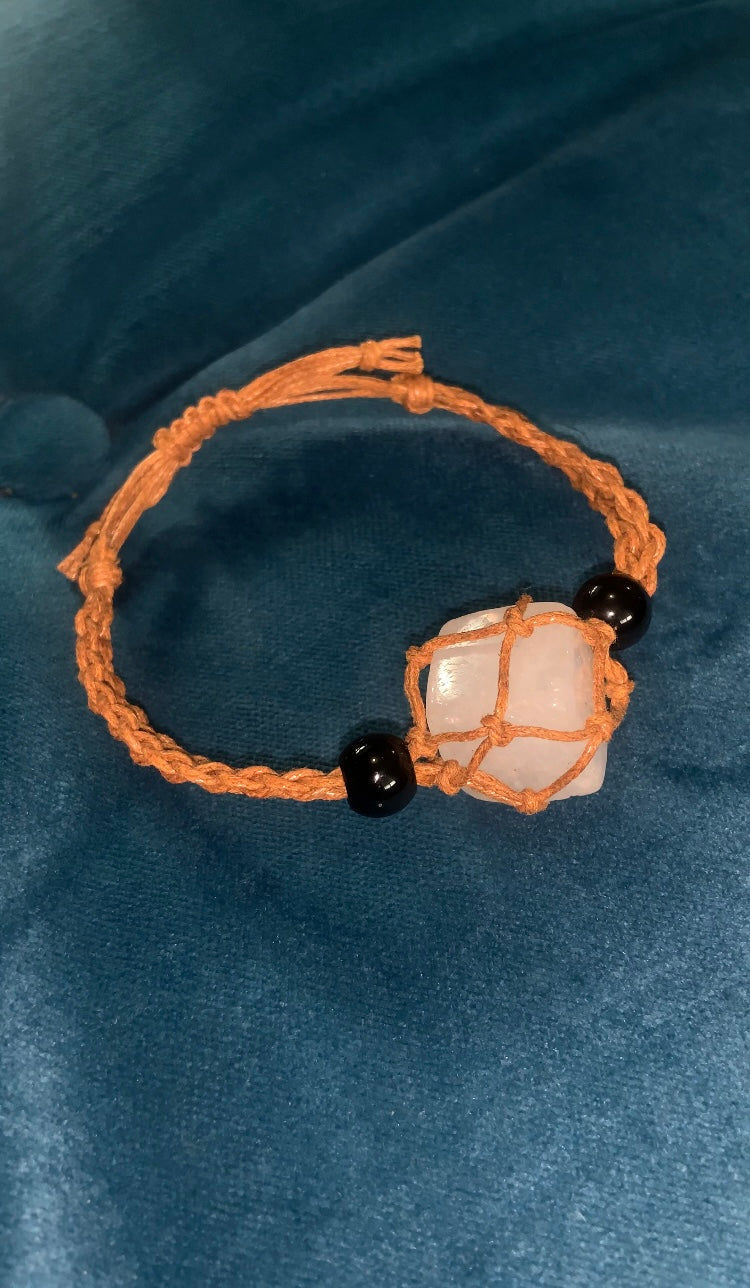 KHAKI SELANITE STRING BRACELET
