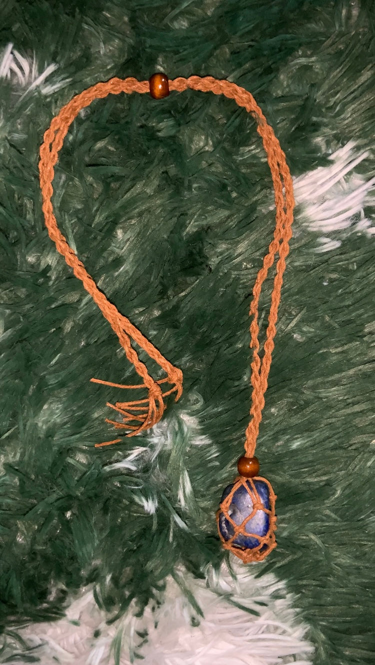 FOREST KEEPER BLUE KYANITE AMPLIFIES INTUITION & SPIRITUAL AWARENESS NECKLACE